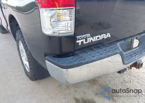 2010 Toyota Tundra Grade 4.6L V8 z USA, uszkodzony, nr VIN 5TFUM5F15AX004864